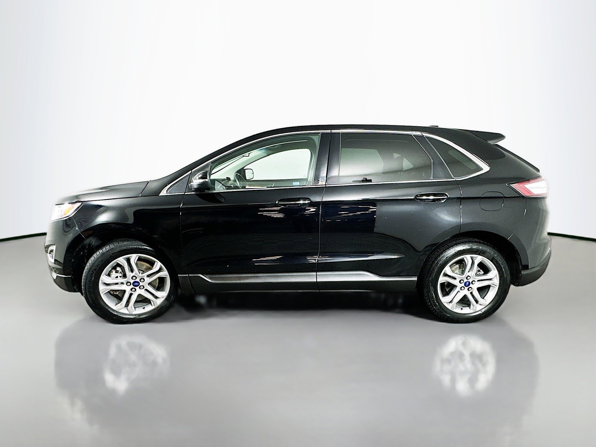 2018 Ford Edge Titanium photo 4