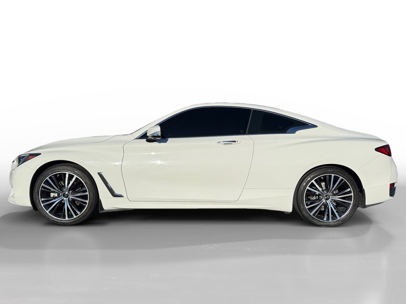 2021 Infiniti Q60 Luxe Coupe photo 2
