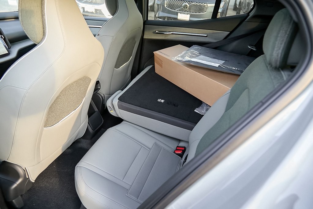 2026 VOLVO EX30 CC - Image 20