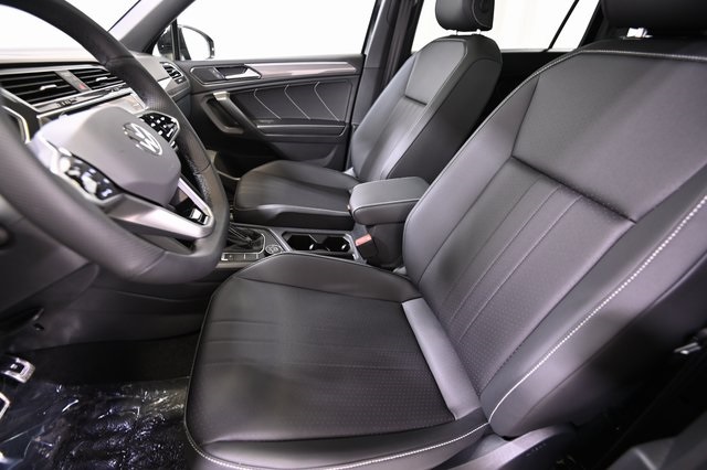 2024 Volkswagen Tiguan SE R-Line Black photo 4