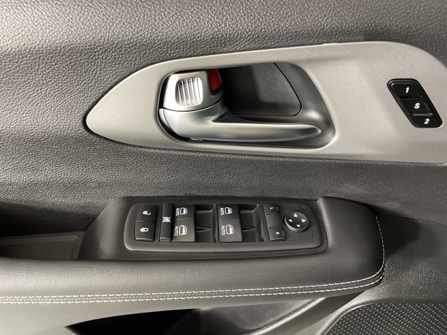2026 Chrysler Pacifica photo 20