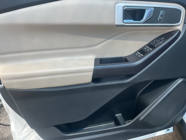 2020 Ford Explorer XLT photo 4