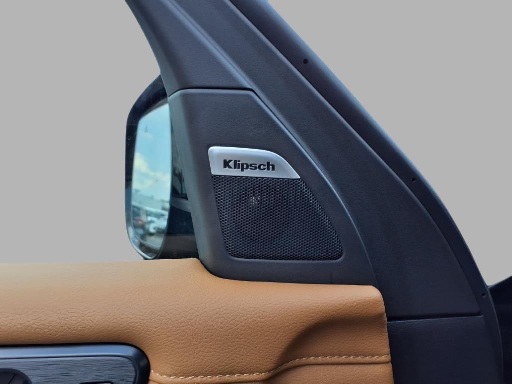 2025 Nissan Armada Platinum Reserve photo 13