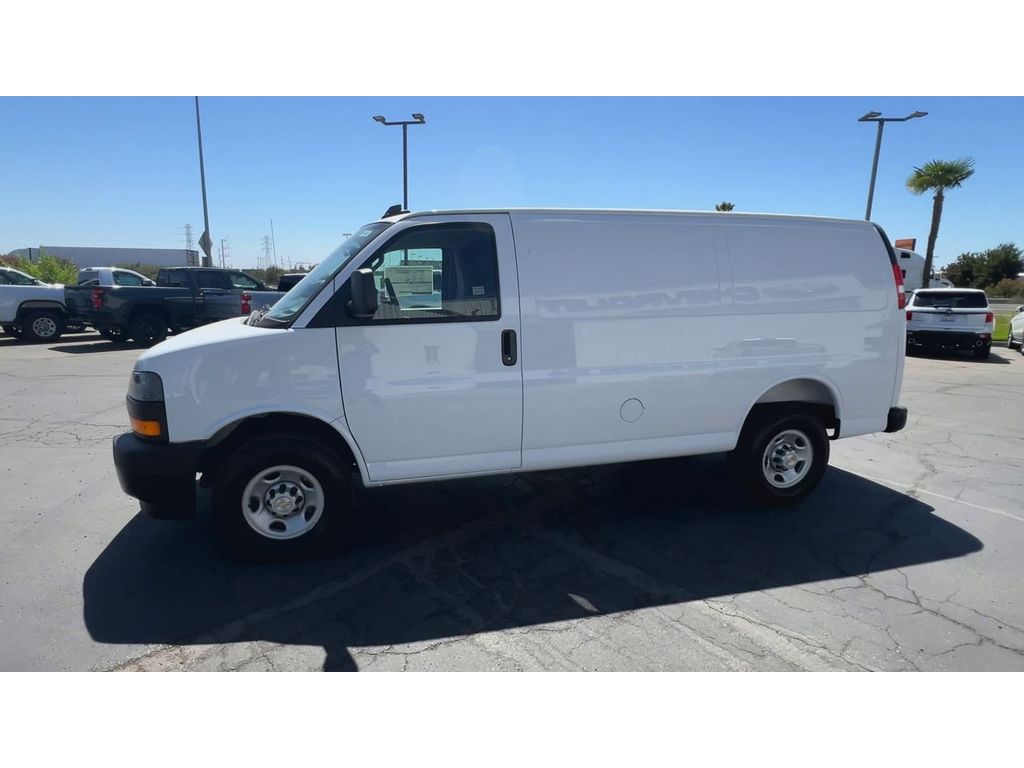 2025 Chevrolet Express Cargo 2500 photo 6
