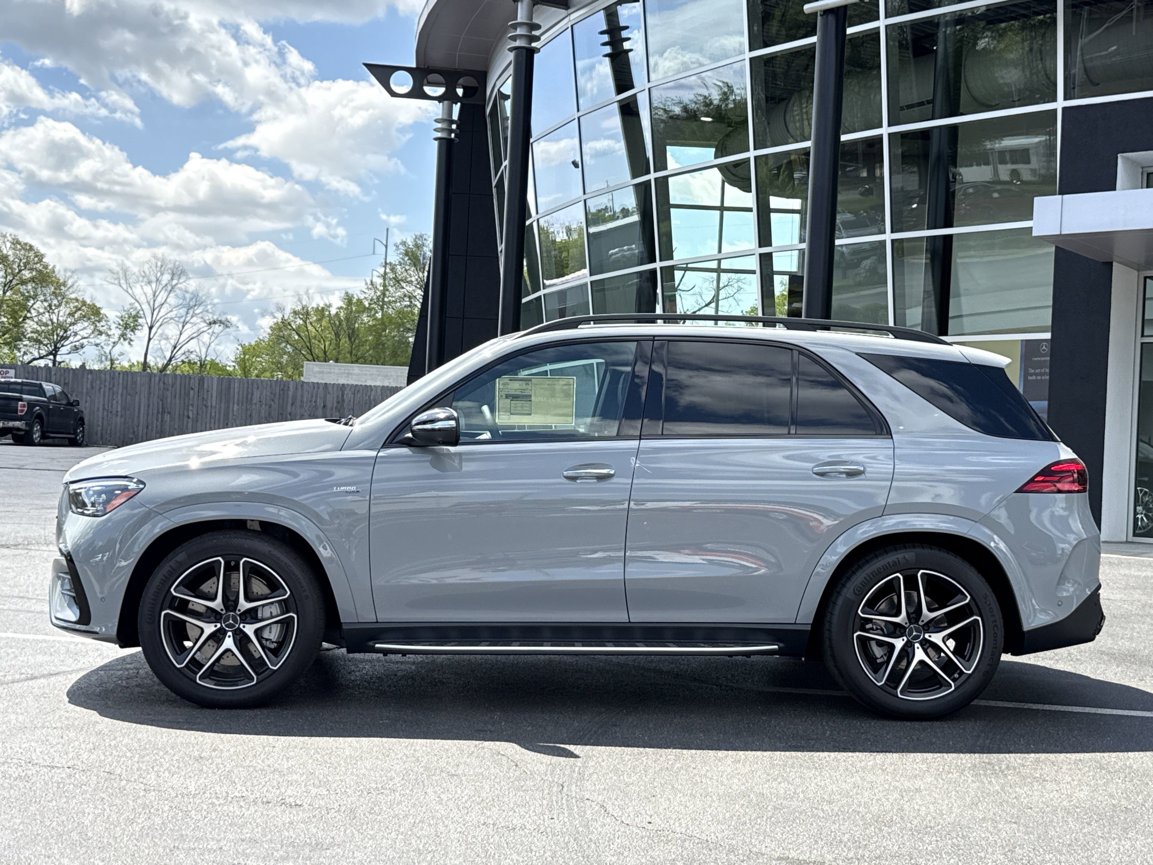 2025 Mercedes Benz GLE 53 AMG photo 2