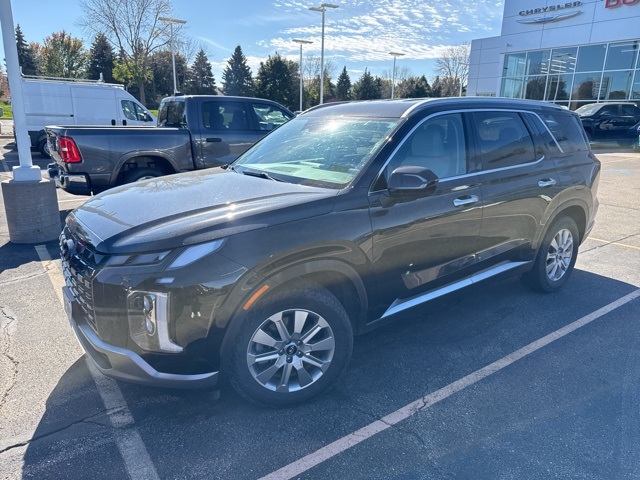 Used 2023 Hyundai Palisade SEL with VIN KM8R2DGE4PU506908 for sale in Shakopee, Minnesota