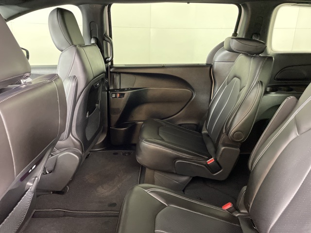 2025 Chrysler Pacifica photo 36