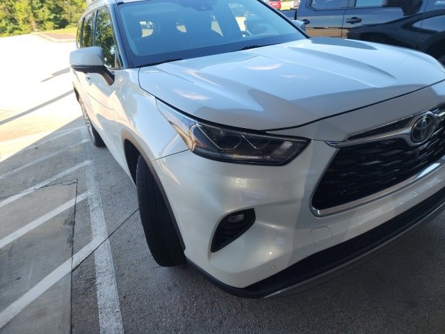 2023 Toyota Highlander Platinum photo 3