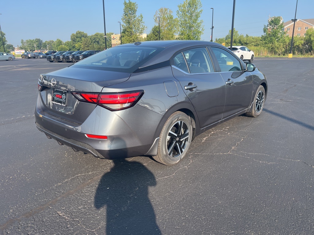 2025 Nissan Sentra SV photo 3