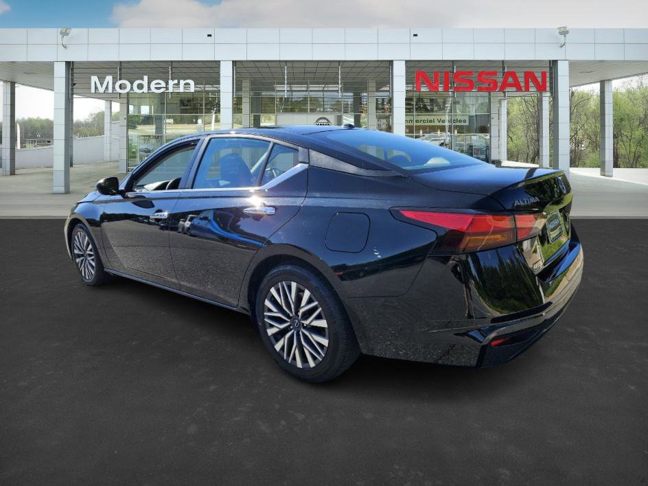 2024 Nissan Altima 2.5 SV photo 5