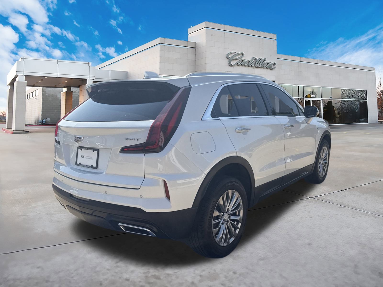 2024 Cadillac XT4 Premium Luxury photo 2