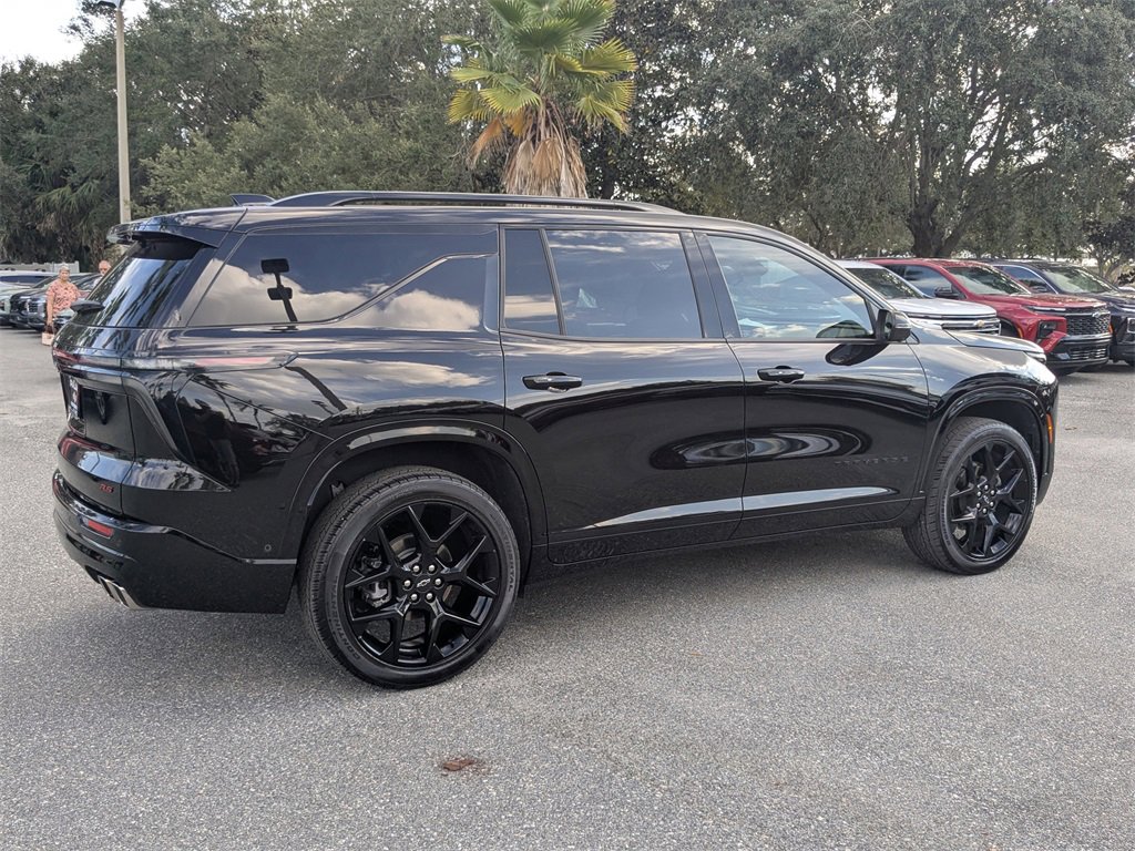 2024 Chevrolet Traverse RS photo 2