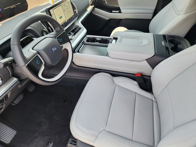 2025 Ford Expedition Platinum MAX photo 12