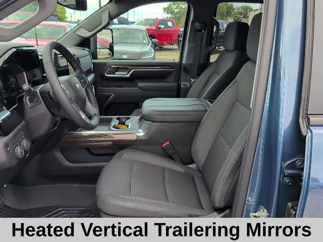 2026 Chevrolet Silverado 2500HD LT photo 9