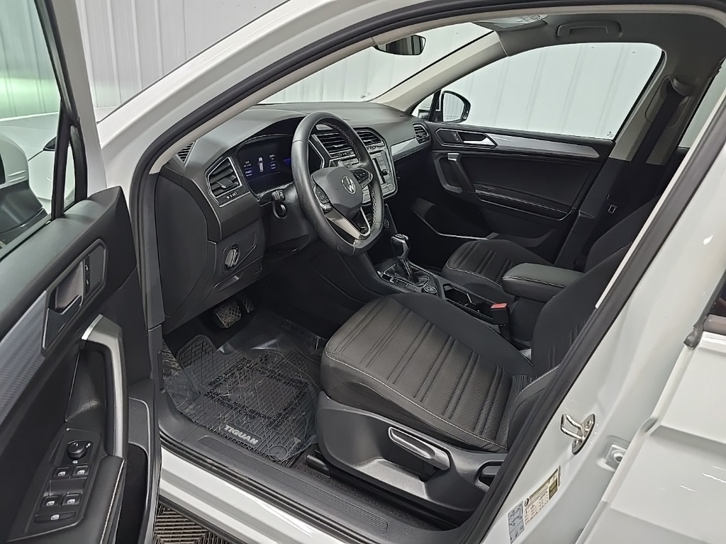 2022 Volkswagen Tiguan S photo 28