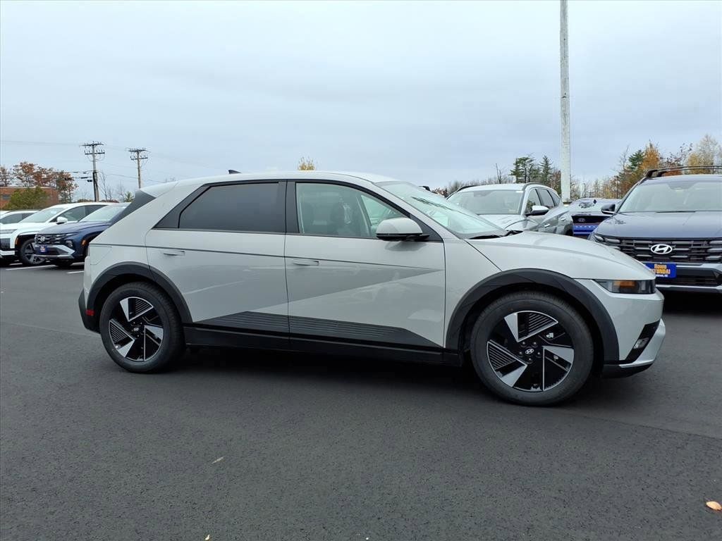 2026 Hyundai Ioniq 5 SEL photo 4