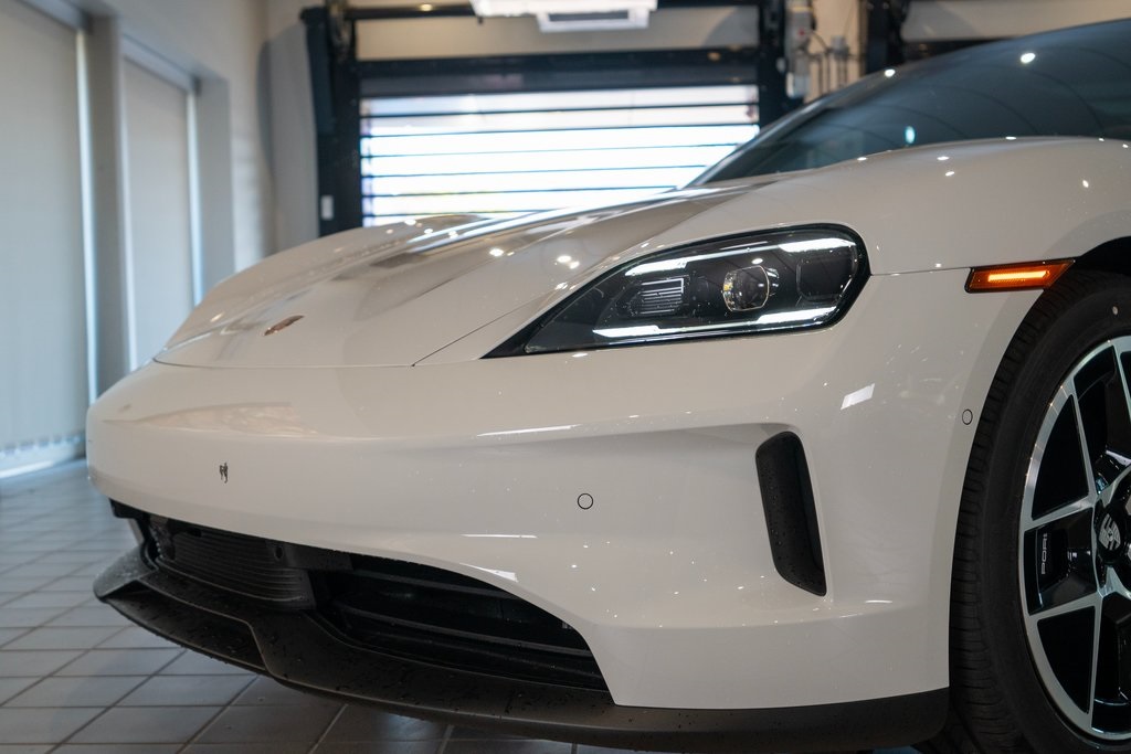 2025 Porsche Taycan S photo 7