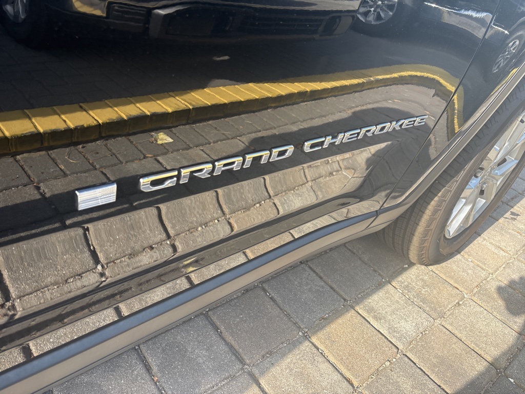 2023 Jeep Grand Cherokee Limited photo 3