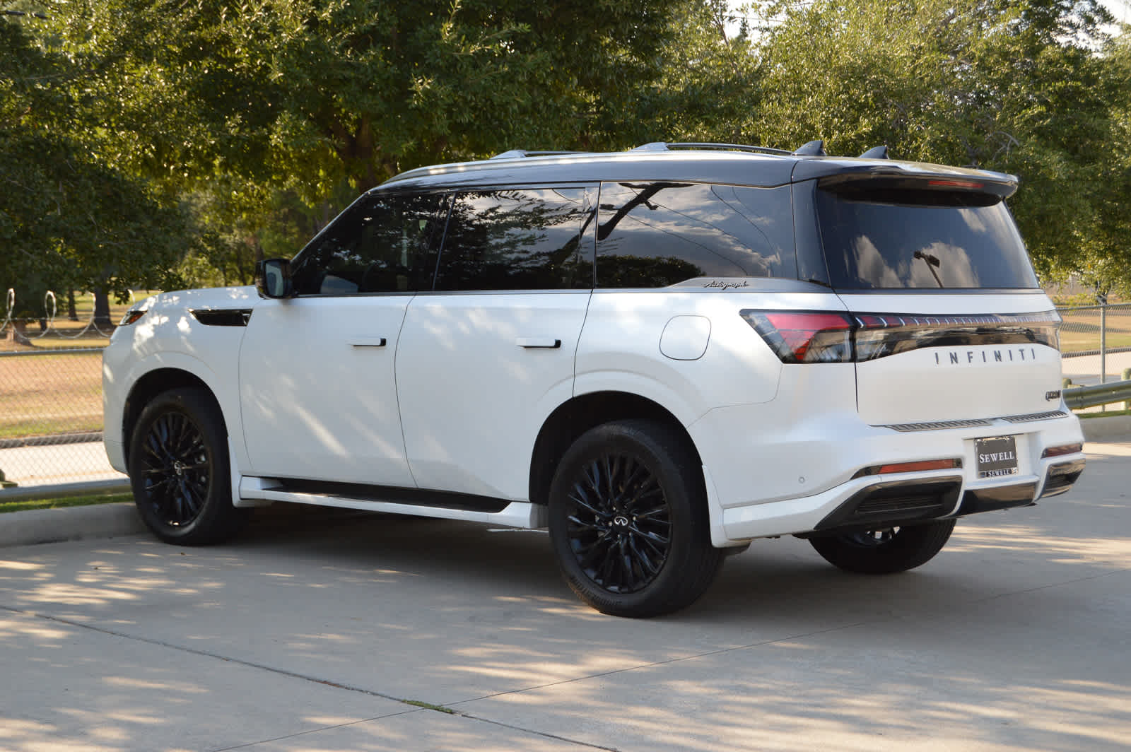 2025 Infiniti QX80 photo 6