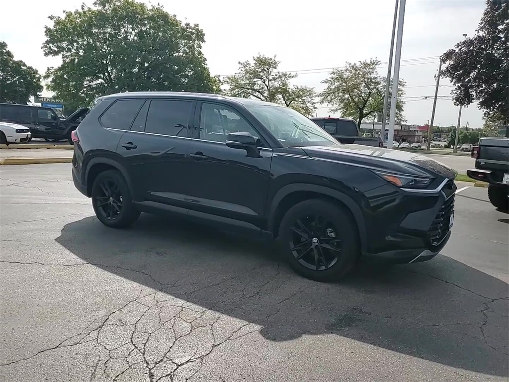 2024 Toyota Grand Highlander Platinum photo 2