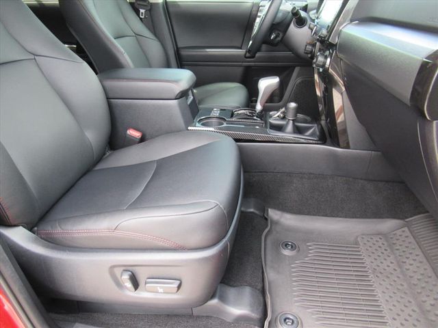 2023 Toyota 4Runner TRD Off-Road Premium photo 10