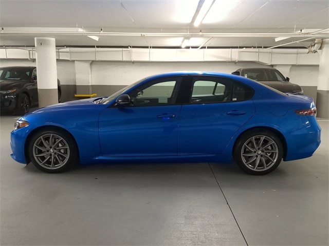 2025 Alfa Romeo Giulia Base photo 4