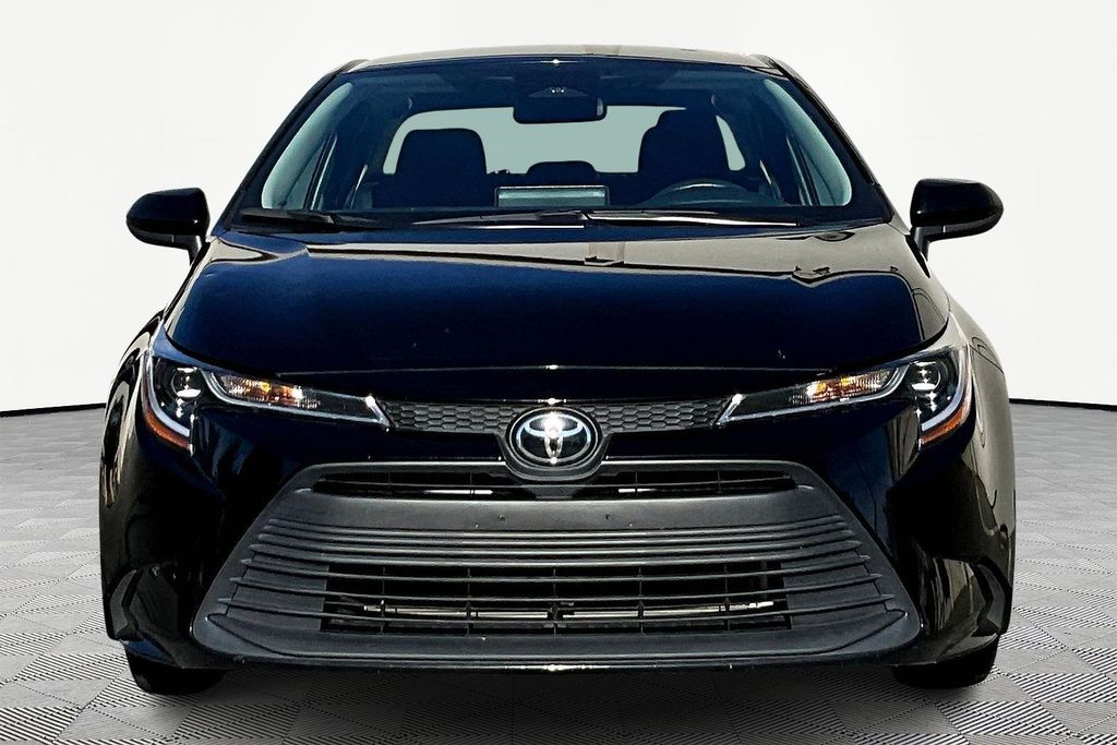 2024 Toyota Corolla LE photo 3