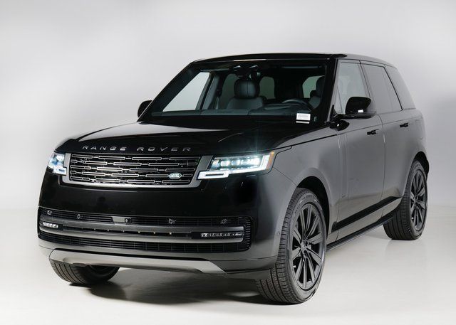 2025 Land Rover Range Rover SE's photo