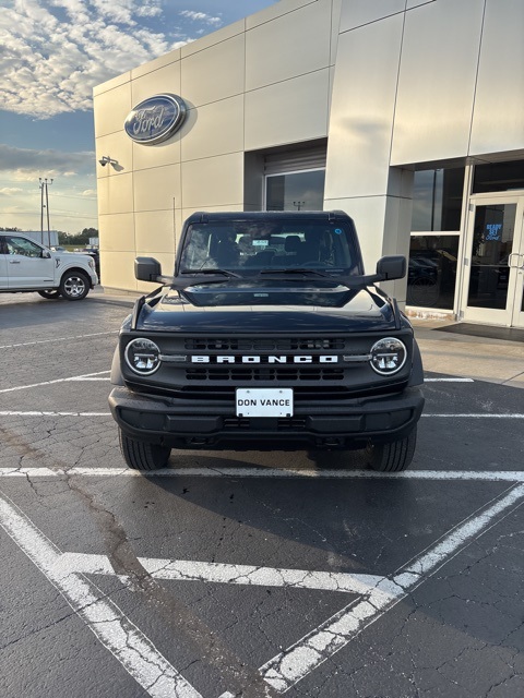 2025 Ford Bronco Base photo 8
