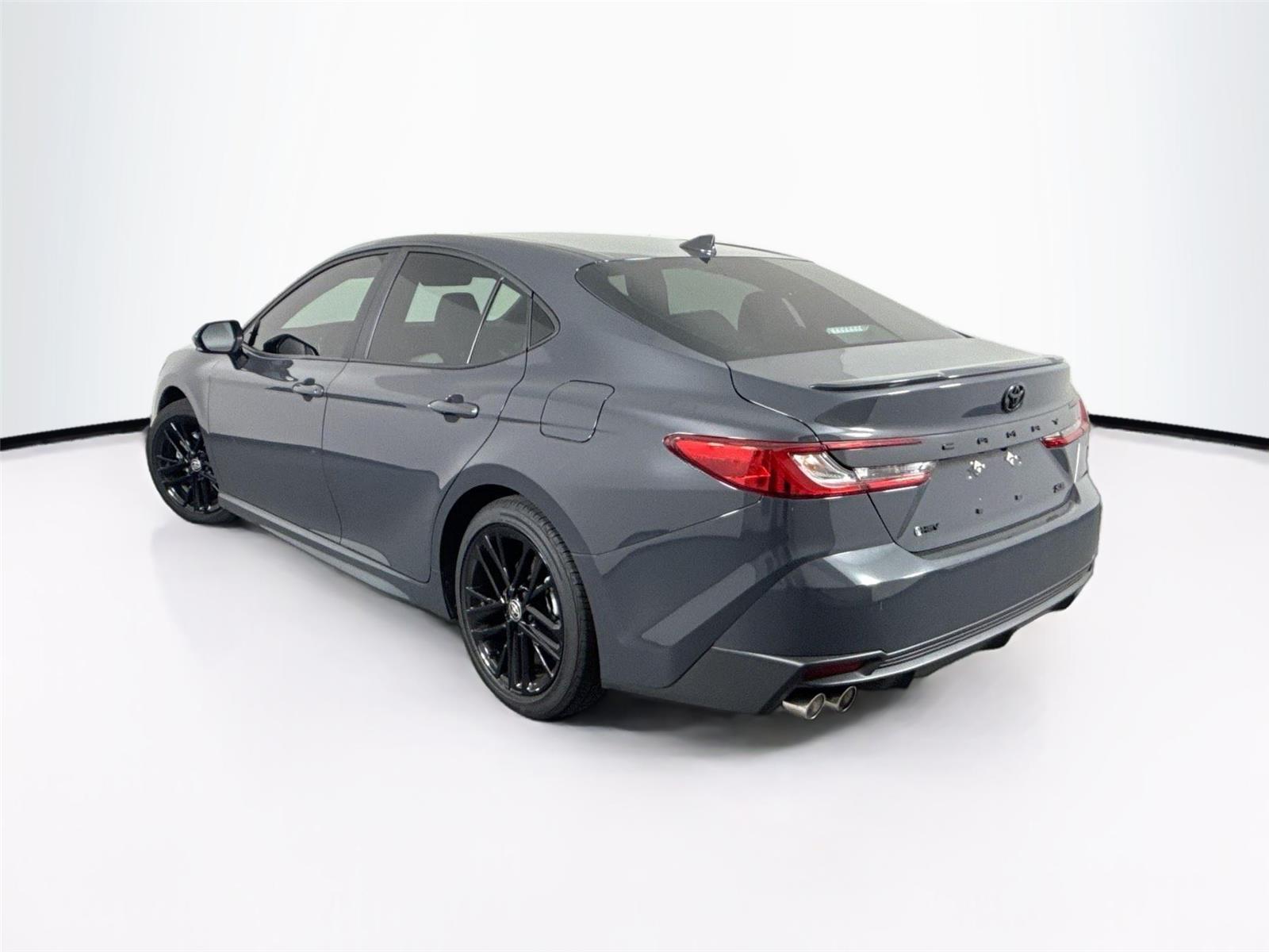 2025 Toyota Camry SE photo 8