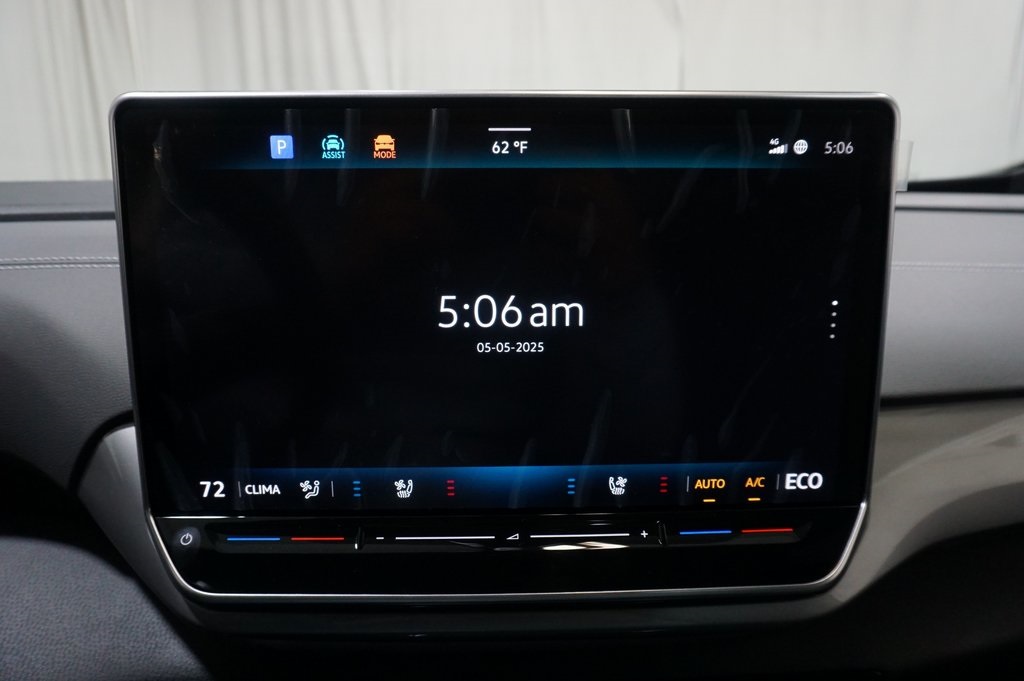 2025 Volkswagen ID.4 Pro Plus photo 17