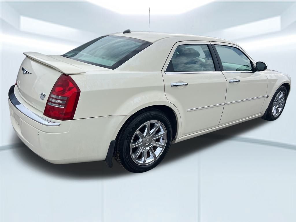 2005 Chrysler 300 C Base photo 10