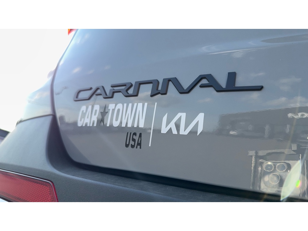 2026 Kia Carnival SX Prestige photo 4