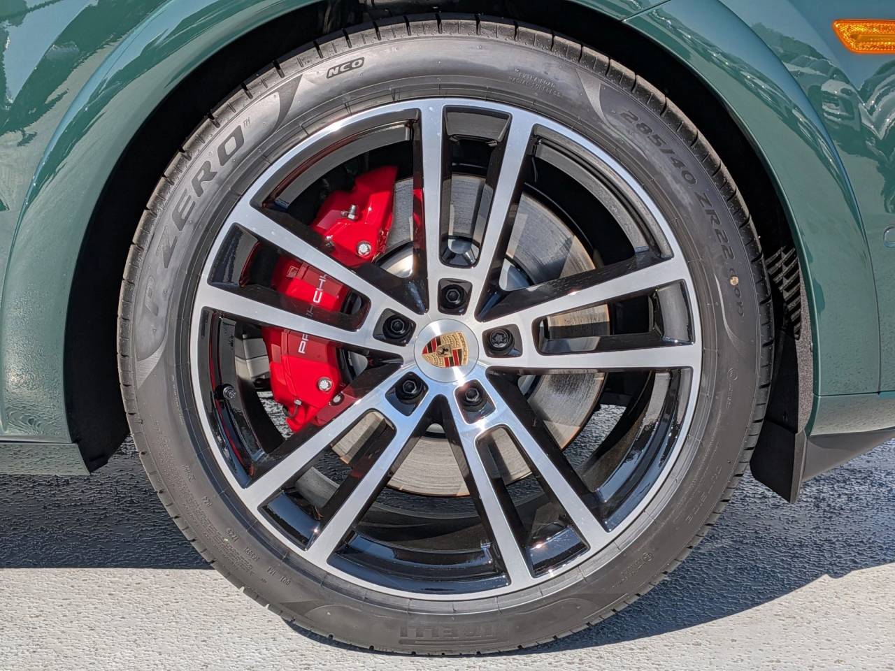 2025 Porsche Cayenne GTS photo 18