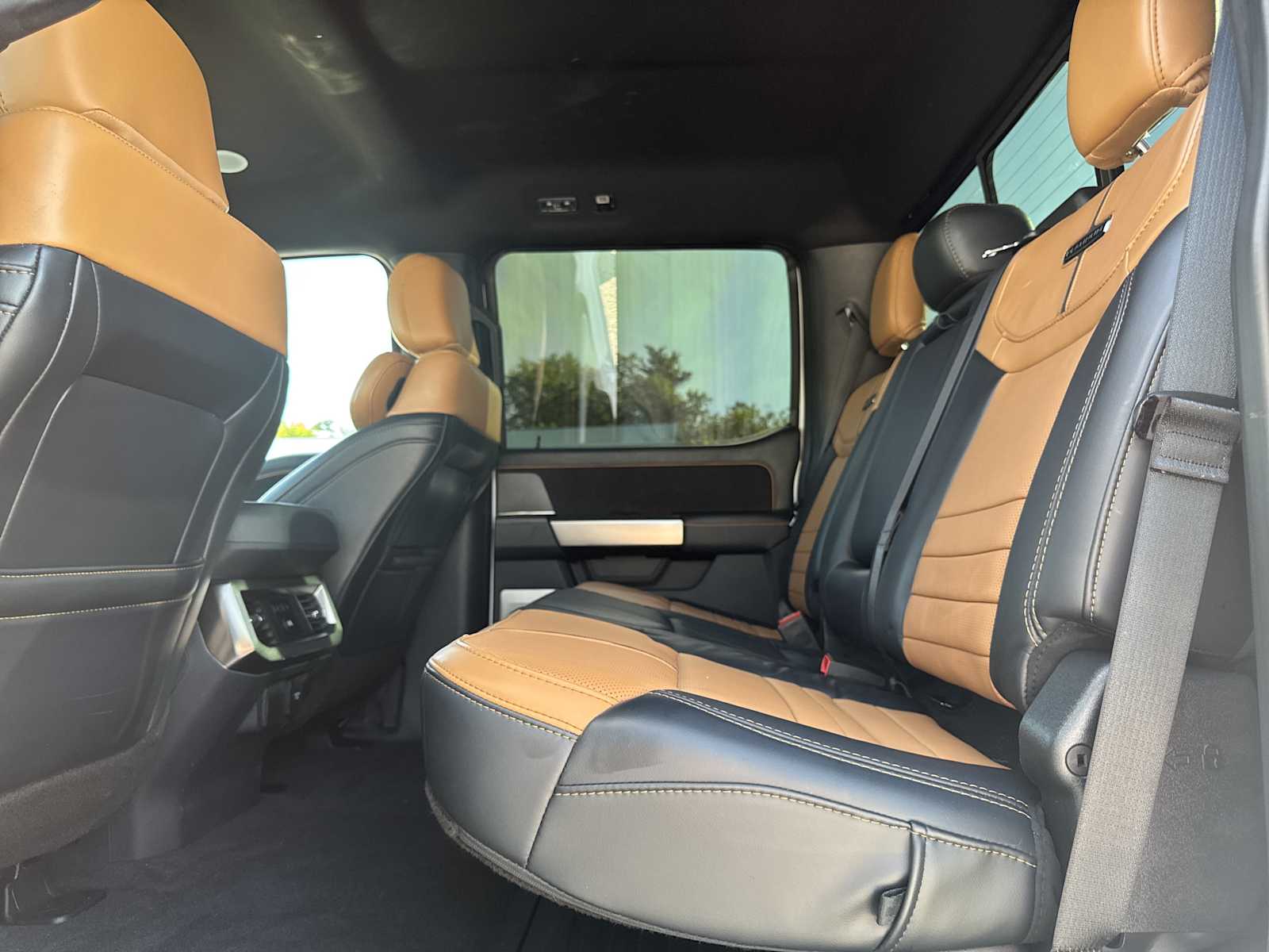 2024 Ford F-250 Platinum photo 40