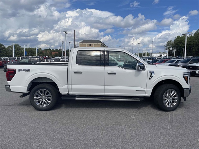 2025 Ford F-150 Lariat photo 2