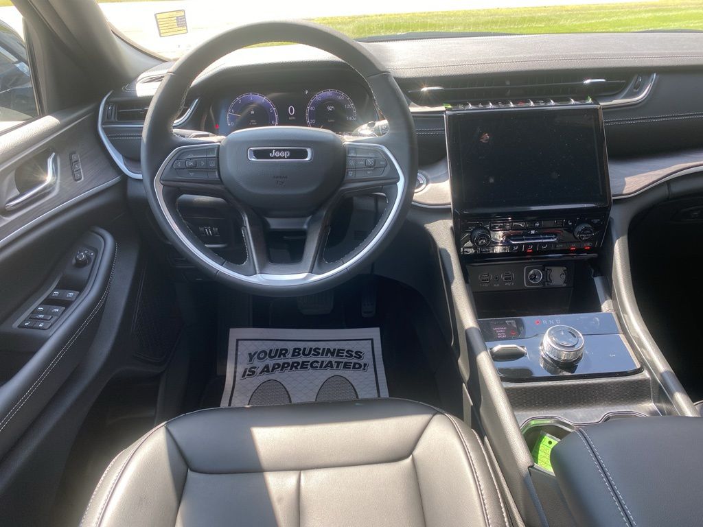 2025 Jeep Grand Cherokee Limited photo 22