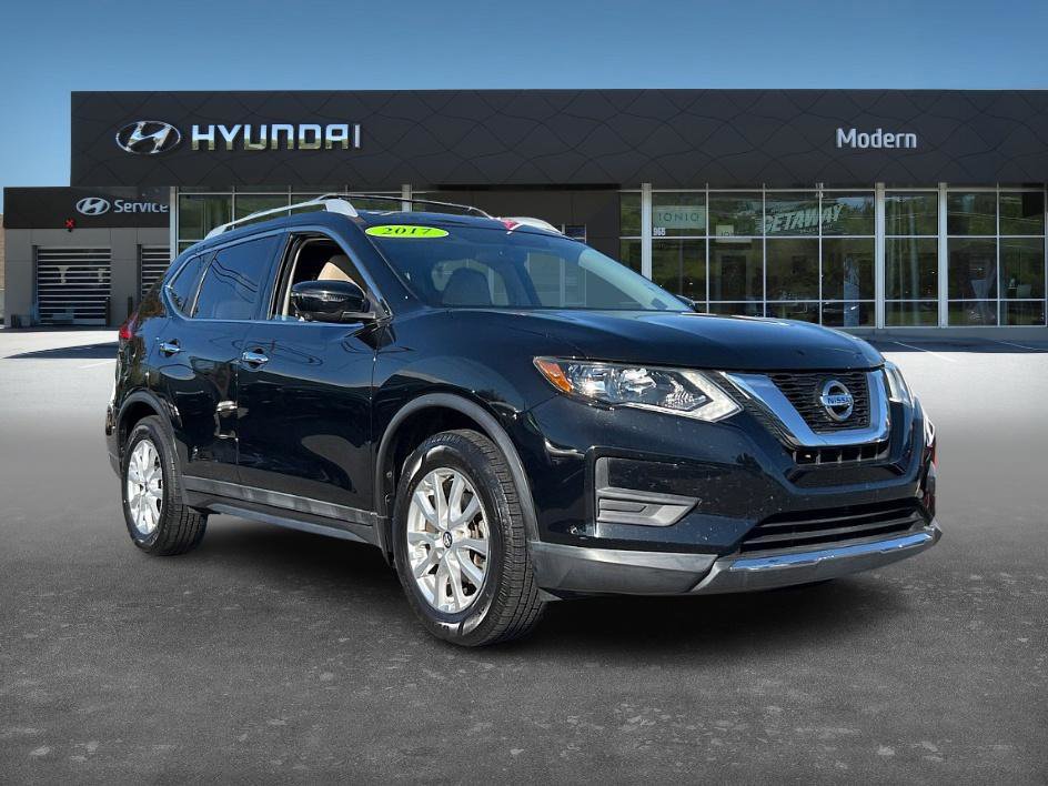 2017 Nissan Rogue SV photo 3