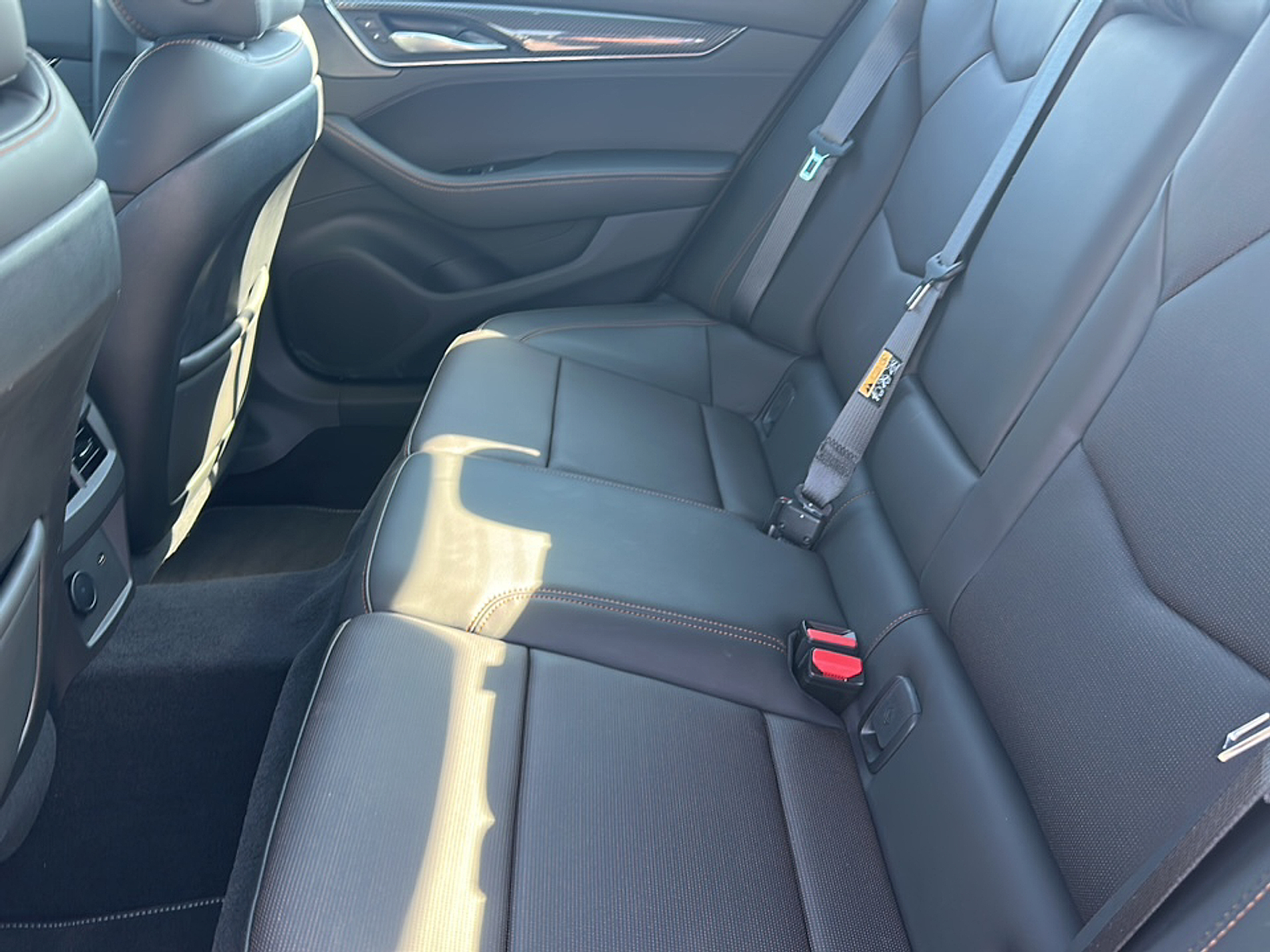 2025 Cadillac CT5 V photo 4