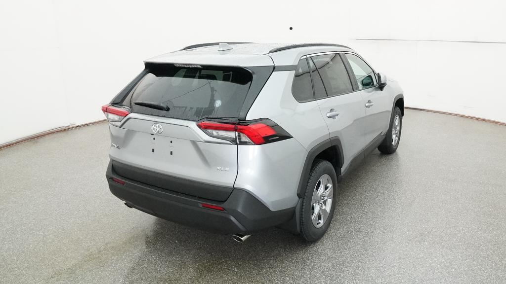 2025 Toyota RAV4 XLE photo 19