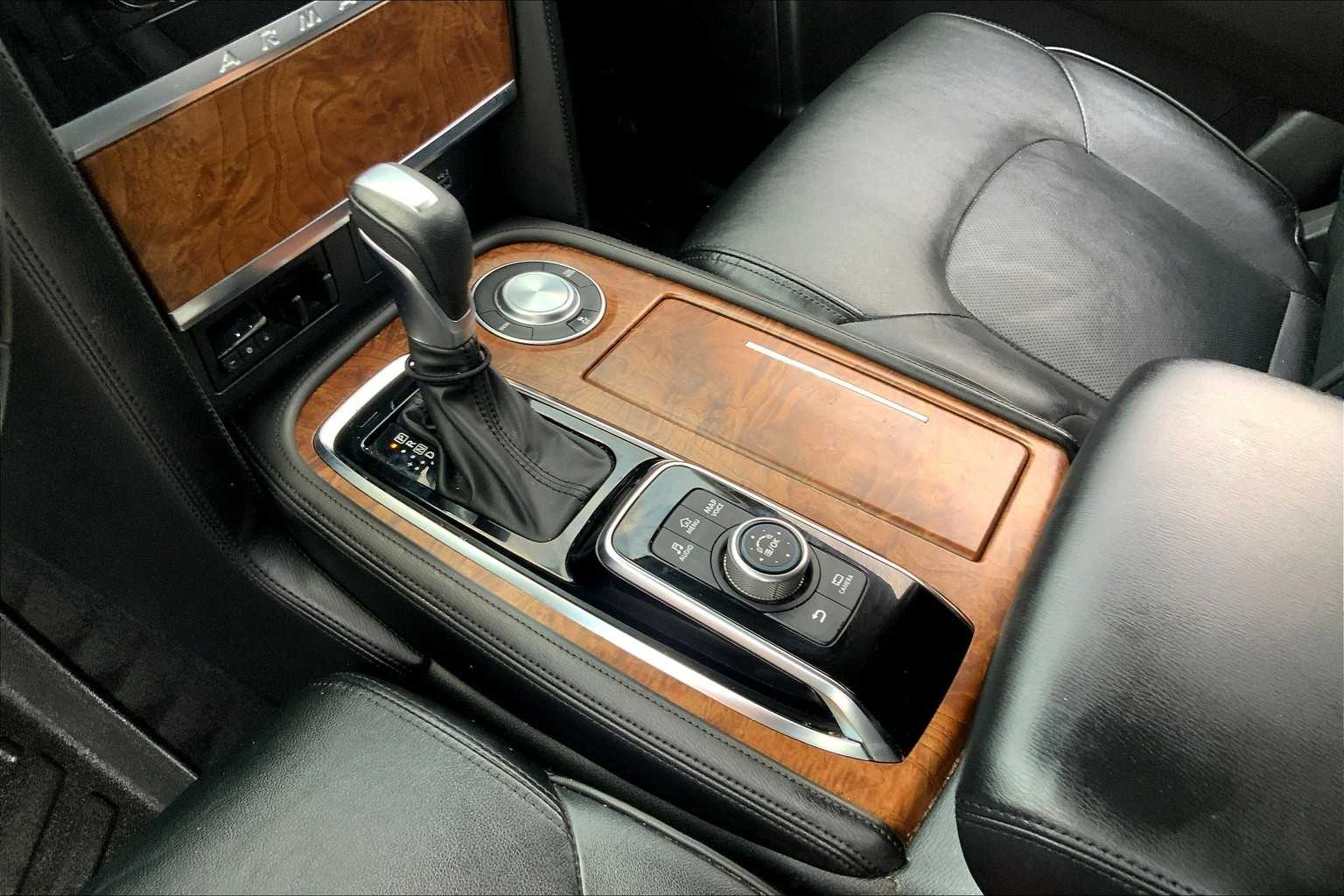 2022 Nissan Armada SL photo 15