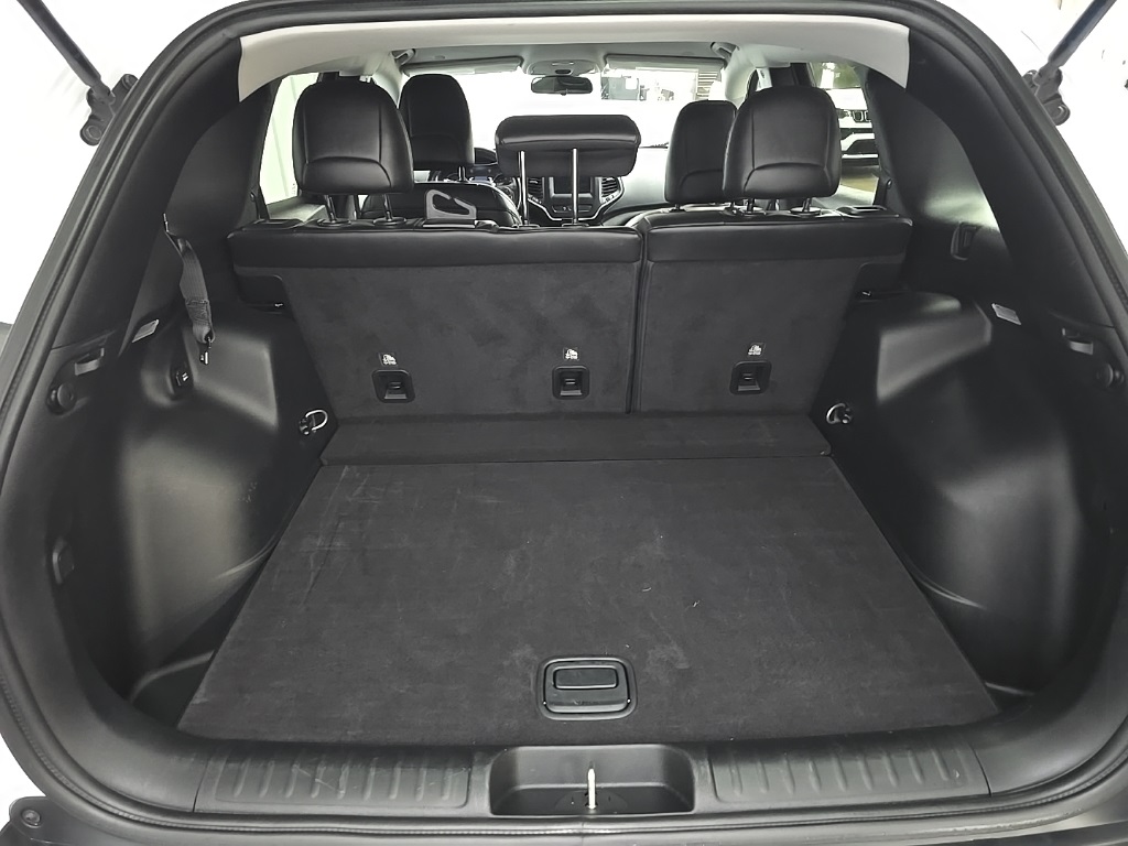 2020 Jeep Cherokee Latitude photo 11