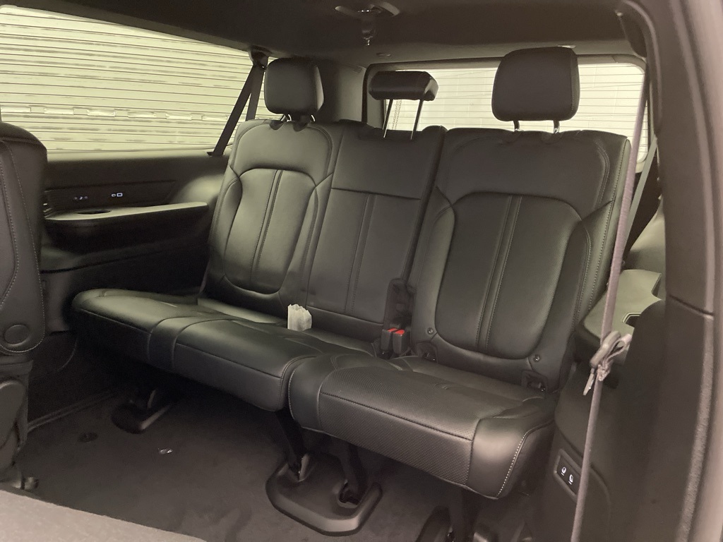 2025 Jeep Wagoneer L Series II photo 14