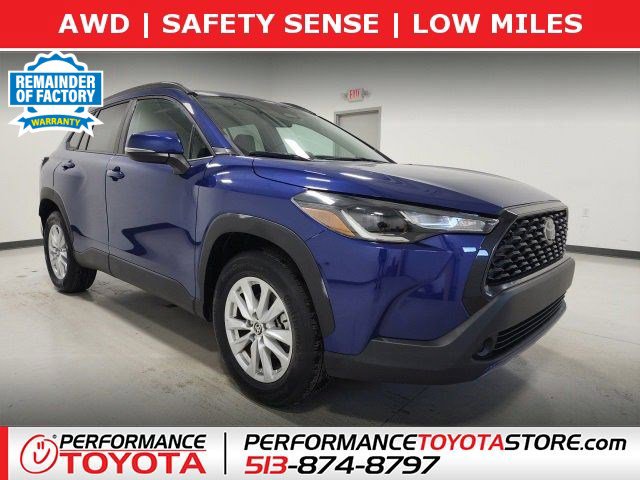 2023 Toyota Corolla Cross LE's photo