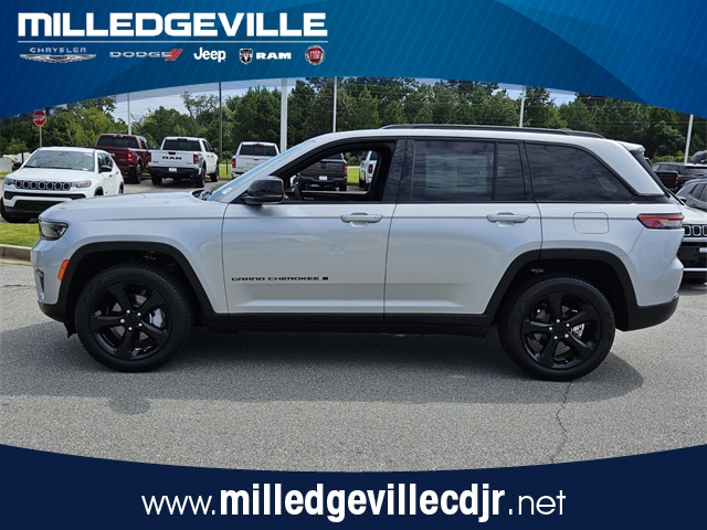 2025 Jeep Grand Cherokee Limited photo 3