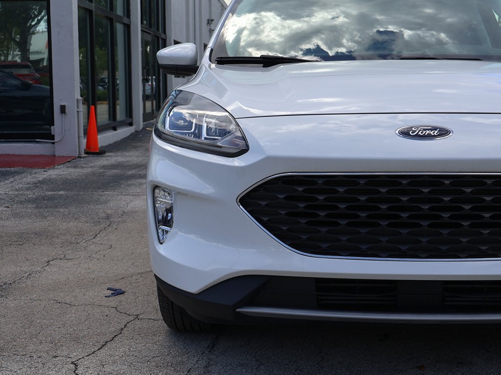 2022 Ford Escape SEL photo 15