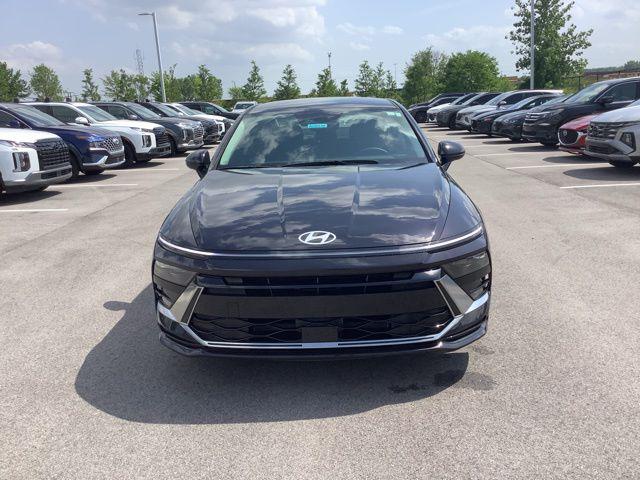 2025 Hyundai Sonata Hybrid SEL photo 2