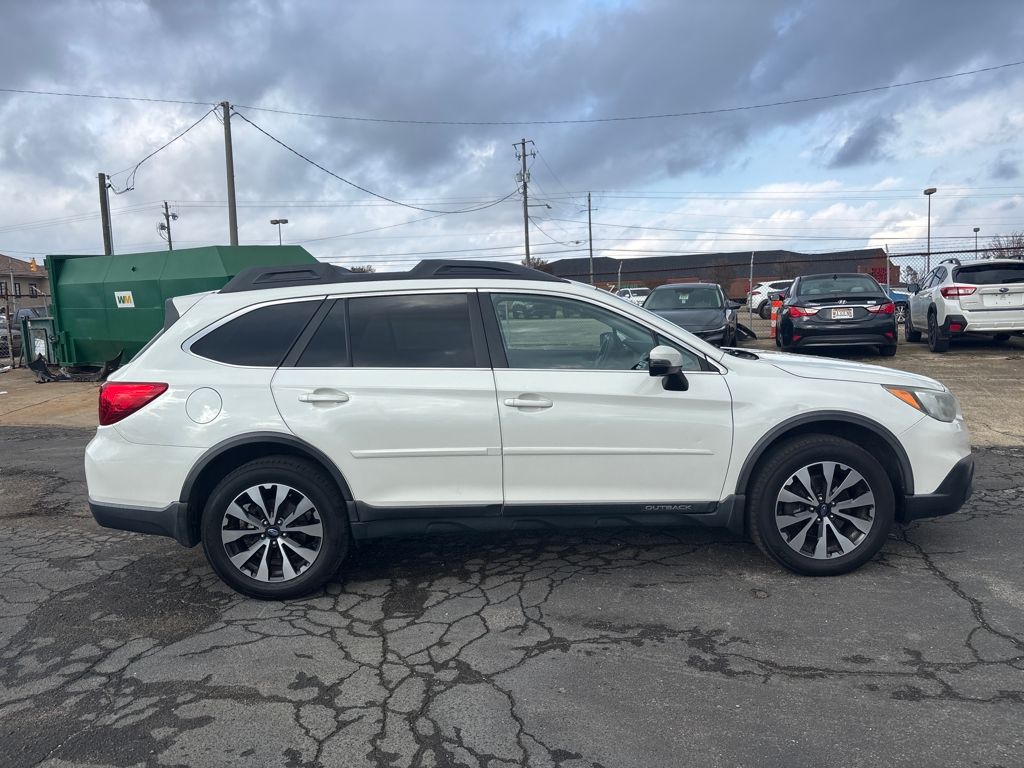 2016 Subaru Outback 2.5i photo 2