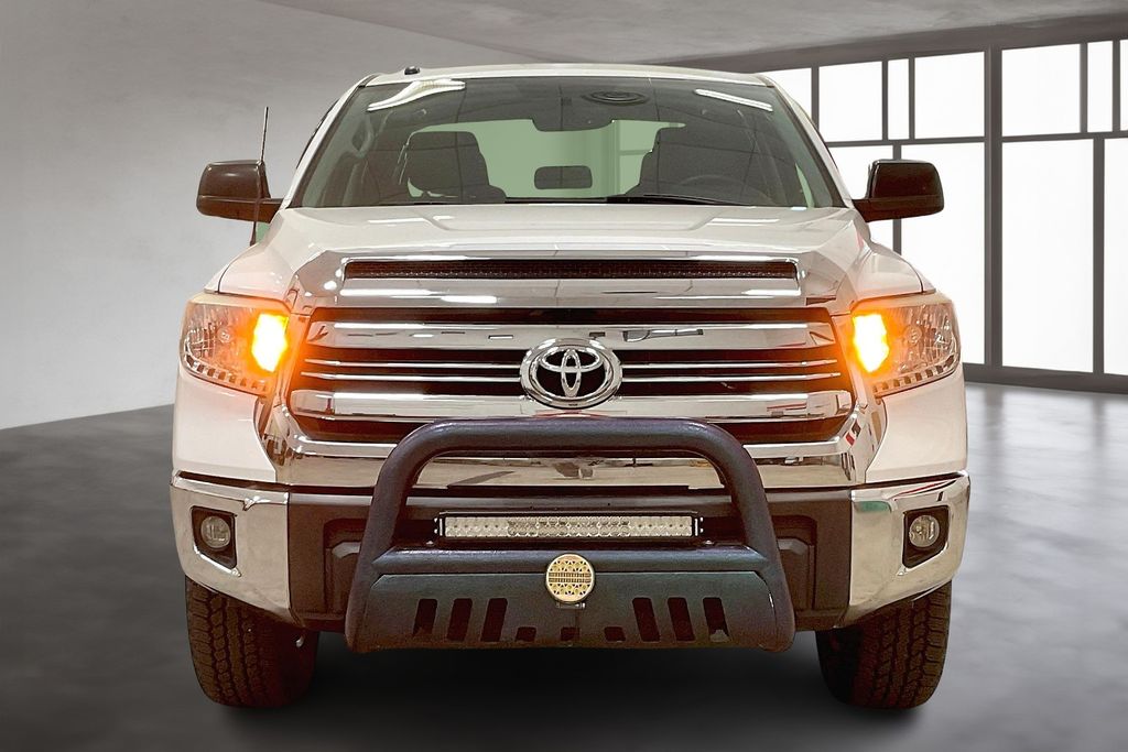 2017 Toyota Tundra SR5 photo 3