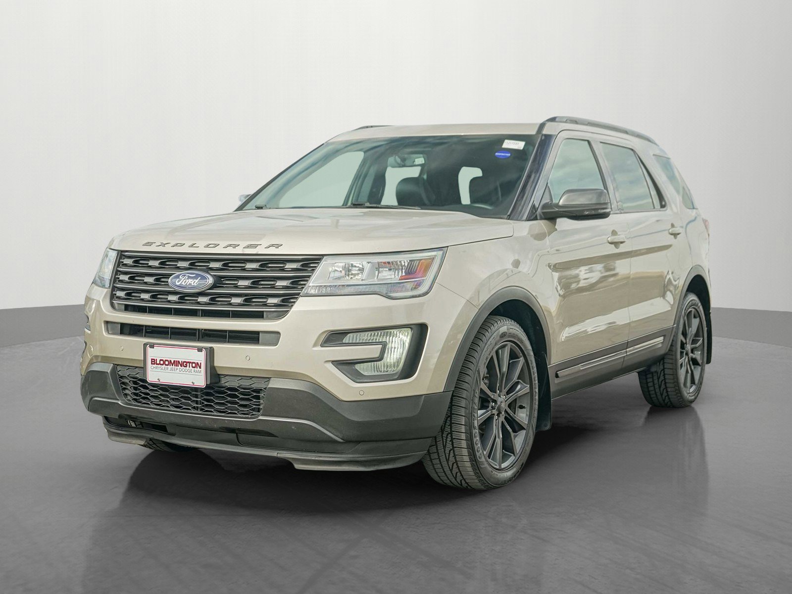 2017 Ford Explorer XLT photo 2